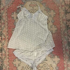 Gilligan & O'Malley Lace Chemise Set in Light Gray